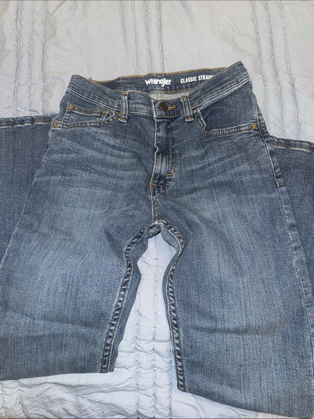 Wrangler Kids Classic Straight Jeans in Faded Blue Denim